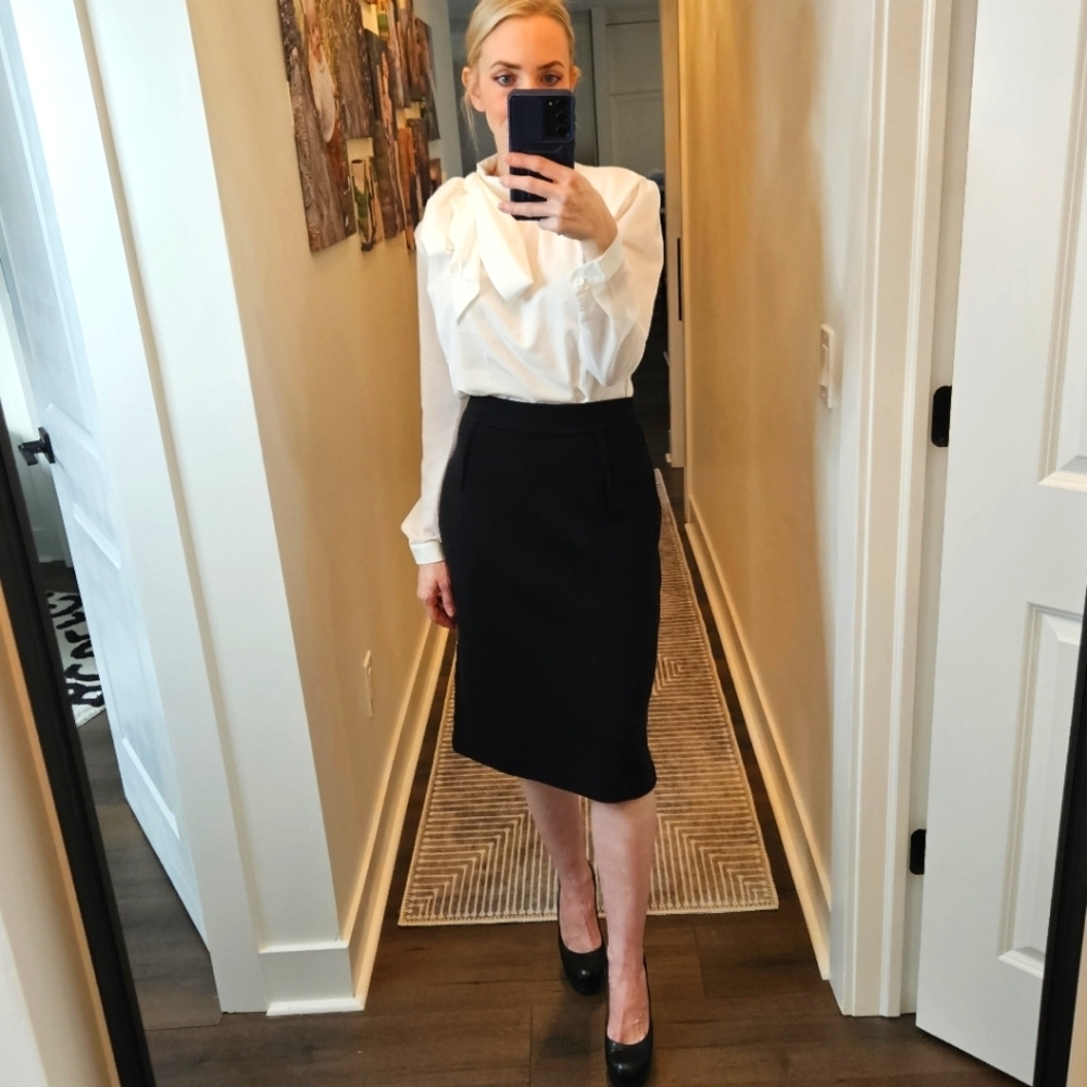 Dolce & Gabbana Knit Pencil Skirt w/COA - SIZE 44 (8)